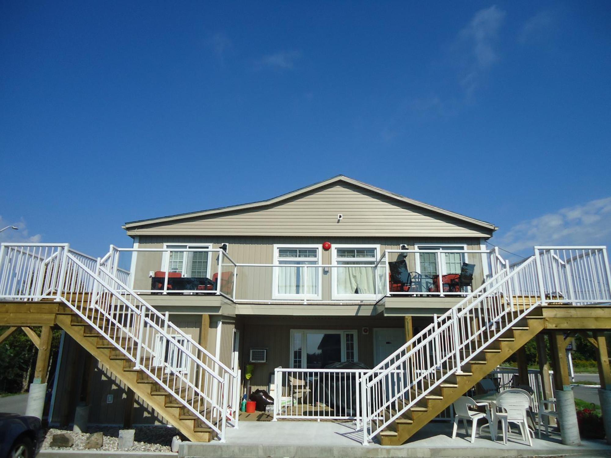 Suite Lit King-Size avec Balcon - Vue sur Lac